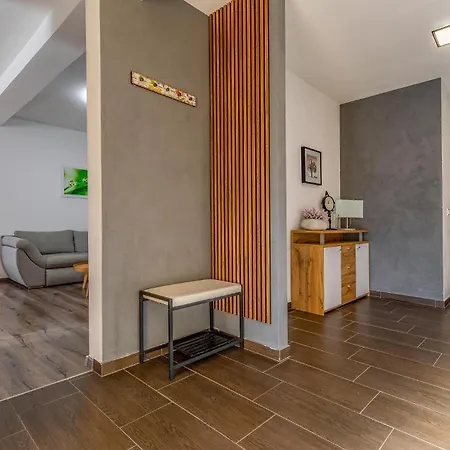 4 Bedroom Stunning Home In Labin Holiday home