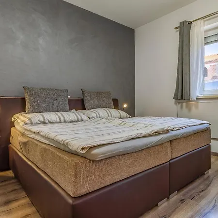 4 Bedroom Stunning Home In Labin