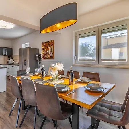 4 Bedroom Stunning Home In Labin Labin (Istria)