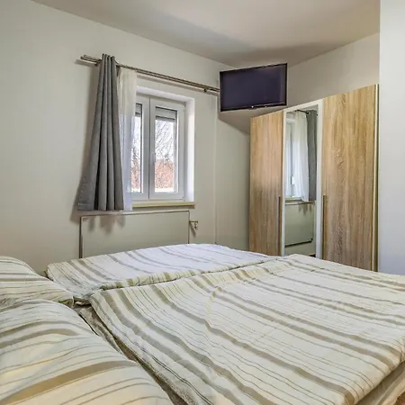 4 Bedroom Stunning Home In Labin Holiday home