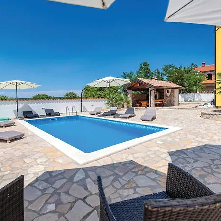 4 Bedroom Stunning Home In Labin Labin (Istria)